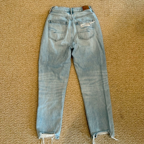 American Eagle Distressed Highest Rise Boyfriend Jean Size 2 - Picture 3 of 6